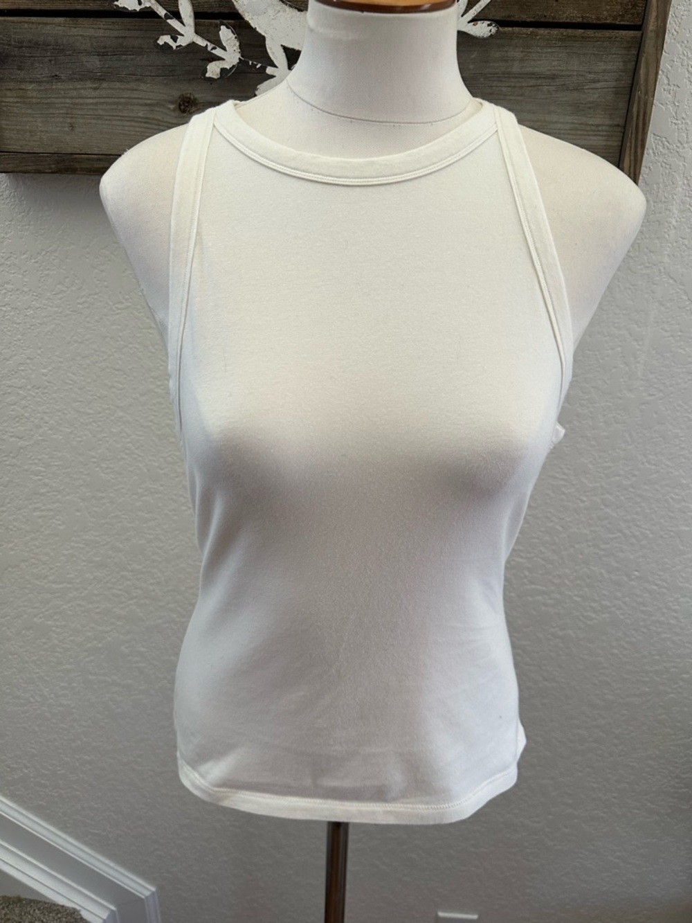 Skims Women’s Off White Sleeveless Tank Top size XL